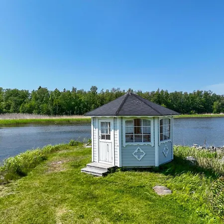 Vakantiehuis House And With Sauna By The Sea *
