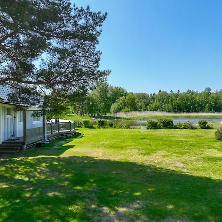 Vakantiehuis House And With Sauna By The Sea *